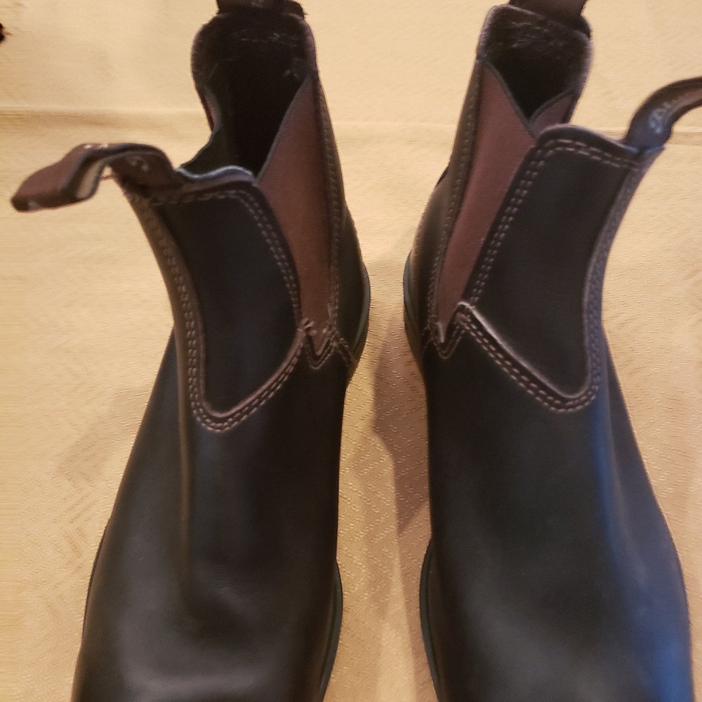 Blundstone boots men's. 6.5 7USAustralian size